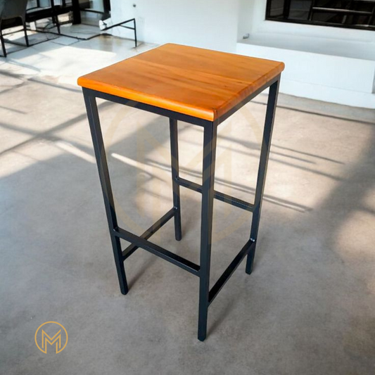 Banqueta Industrial de Madeira Pinus 75cm – Estrutura em Aço Carbono – Modelo Básico