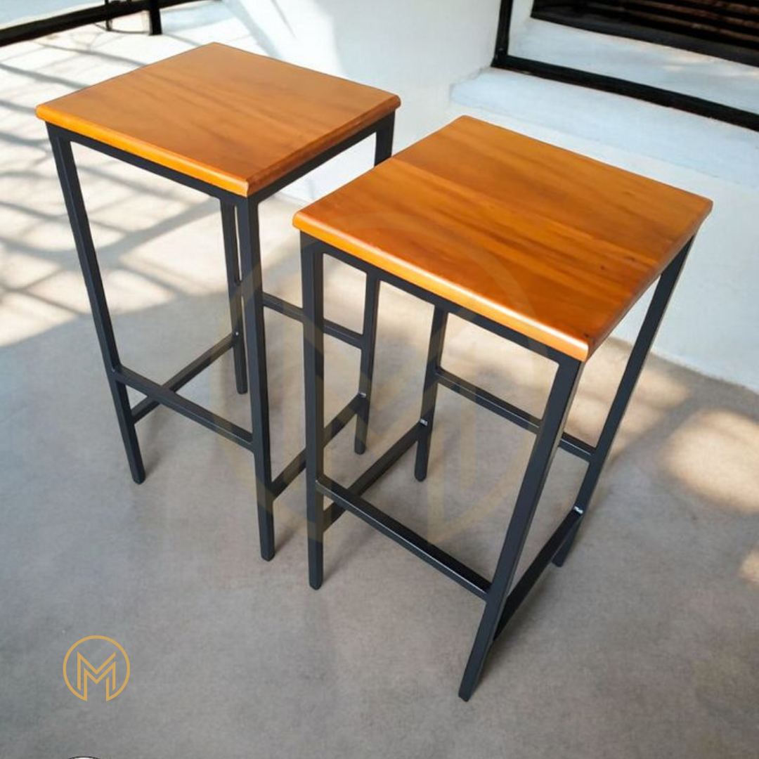 Banqueta Industrial de Madeira Pinus 75cm – Estrutura em Aço Carbono – Modelo Básico
