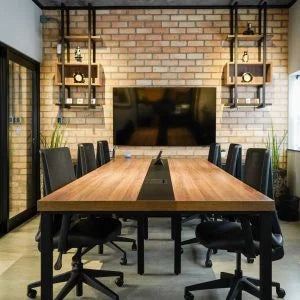 Mesa de Reunião Industrial Madeira Maciça 240x100cm com Passa-Fio 8 Lugares