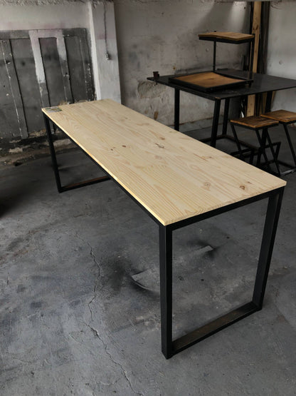 Mesa Industrial em Madeira Pinus 200x60cm | Estrutura em Aço Reforçado Sob Medida