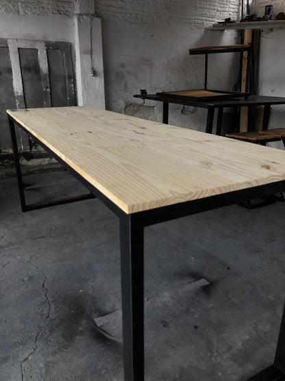 Mesa Industrial em Madeira Pinus 200x60cm | Estrutura em Aço Reforçado Sob Medida
