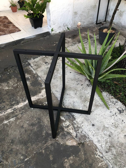 Mesa Bistrô Industrial Tipo X em Aço e Madeira – Design Reforçado