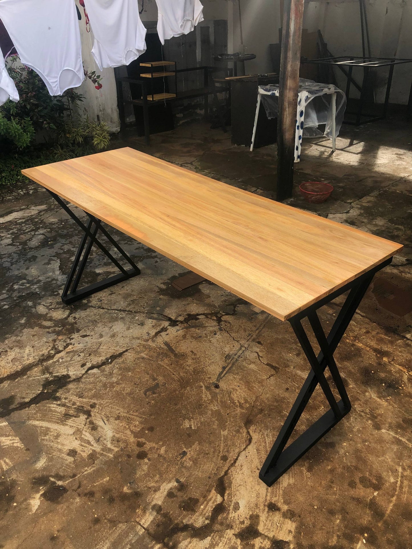 Mesa Gamer Industrial 160x60cm — Estilo XZ | Madeira Eucalipto Nobre