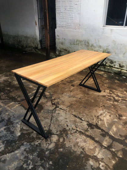 Mesa Gamer Industrial 160x60cm — Estilo XZ | Madeira Eucalipto Nobre