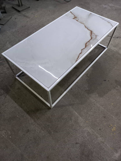 Mesa de Centro Industrial em Porcelanato / Vidro - Sob Medida