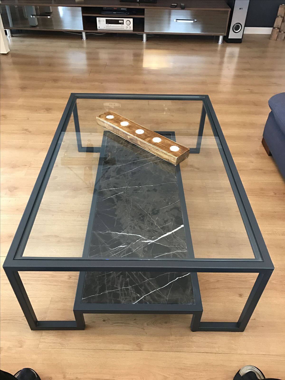 Mesa de Centro Industrial em Porcelanato / Vidro - Sob Medida