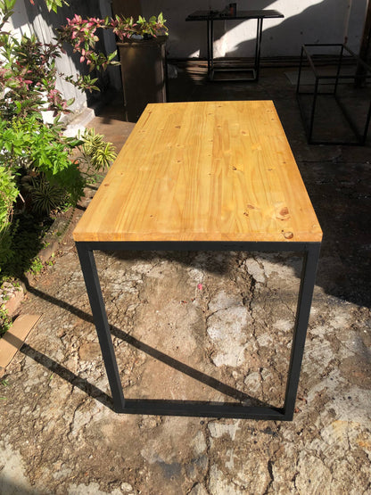 Mesa Industrial 120x80cm - Pinus 25mm - Madeira Natural Robusta