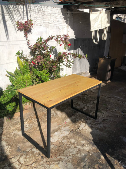 Mesa Industrial 120x80cm - Pinus 25mm - Madeira Natural Robusta