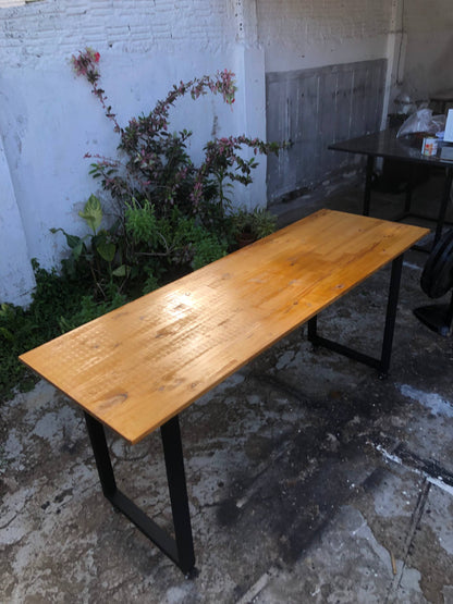 Mesa Industrial em Madeira Pinus 200x60cm | Estrutura em Aço Reforçado Sob Medida