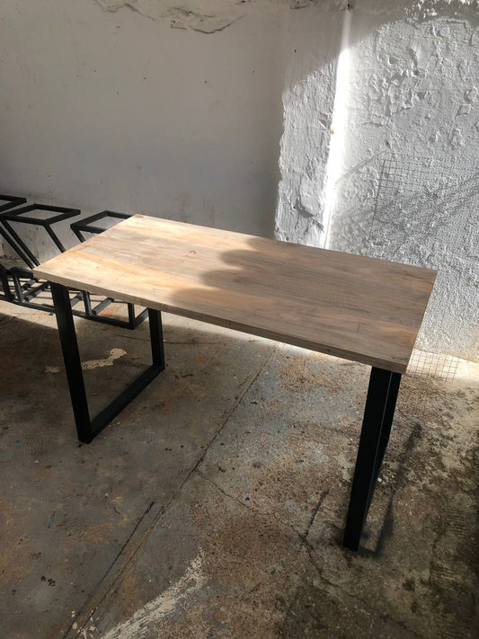 Mesa Industrial com Pinus 120x60cm | Design Moderno e Durável