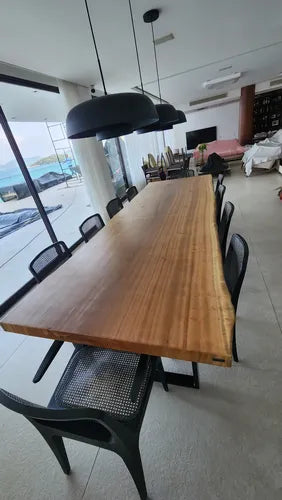 Mesa Jantar Pequiá Maciça Cascata 300x90cm Live Edge Rústica 8 Lugares