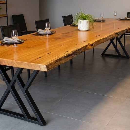 Mesa Jantar Pequiá Maciça Cascata 300x90cm Live Edge Rústica 8 Lugares