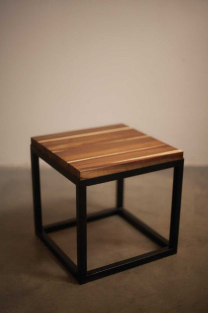 Banqueta Baixa Quadrada – Metalon 30x30mm com Reforço Inferior